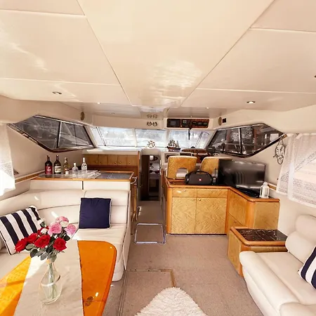 Mavideniz Yachting Botel Kemer